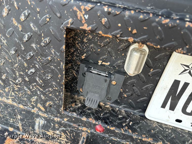 image for item EP0565 2018 Chevrolet Silverado 3500HD Crew Cab bale bed pickup truck