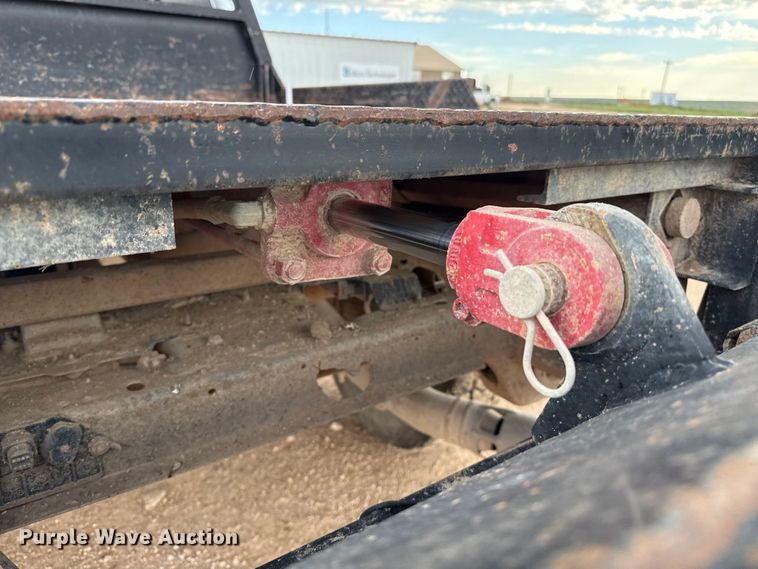 image for item EP0565 2018 Chevrolet Silverado 3500HD Crew Cab bale bed pickup truck