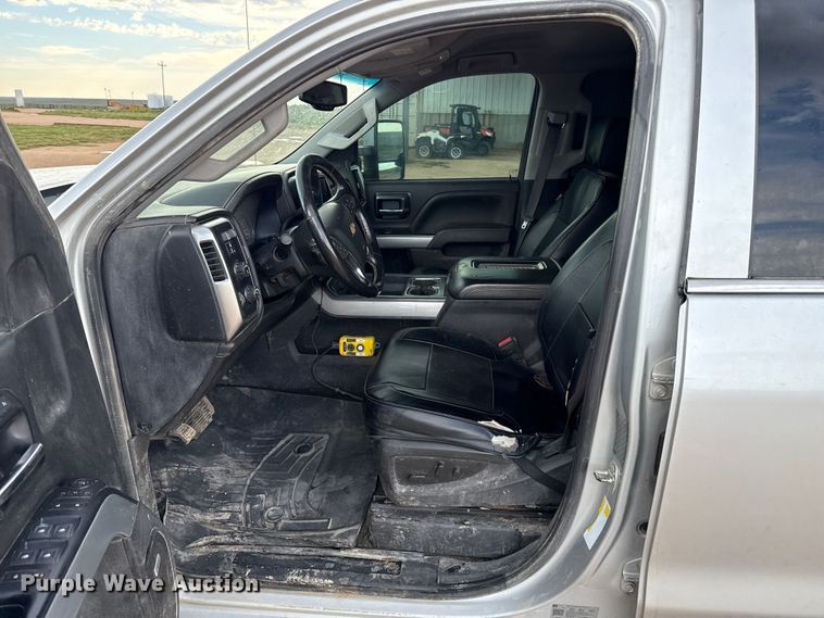 image for item EP0565 2018 Chevrolet Silverado 3500HD Crew Cab bale bed pickup truck