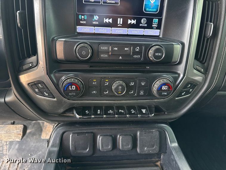 image for item EP0565 2018 Chevrolet Silverado 3500HD Crew Cab bale bed pickup truck