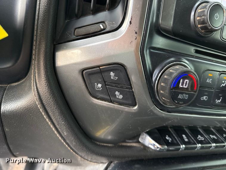 image for item EP0565 2018 Chevrolet Silverado 3500HD Crew Cab bale bed pickup truck