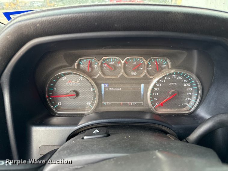 image for item EP0565 2018 Chevrolet Silverado 3500HD Crew Cab bale bed pickup truck