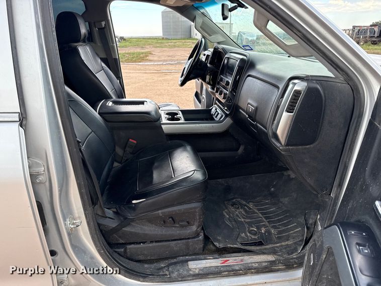 image for item EP0565 2018 Chevrolet Silverado 3500HD Crew Cab bale bed pickup truck