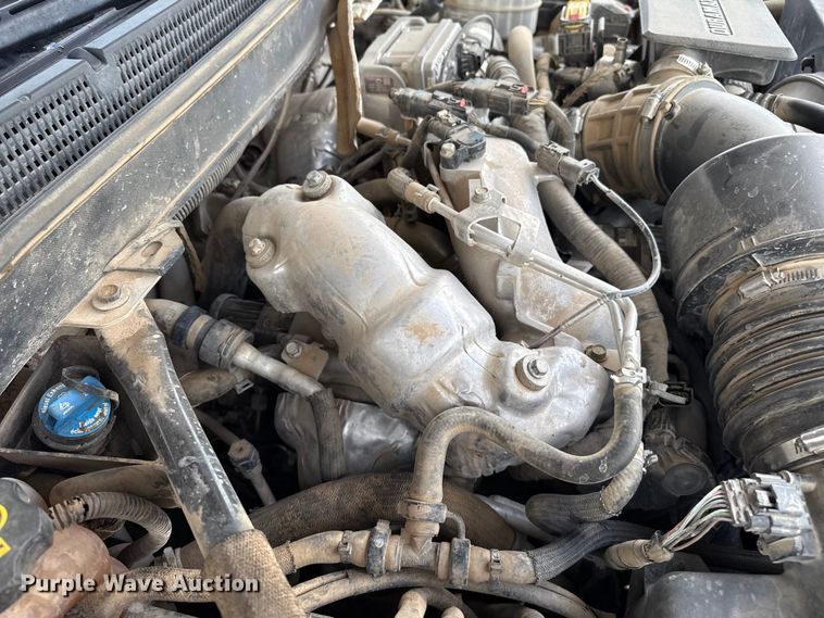 image for item EP0565 2018 Chevrolet Silverado 3500HD Crew Cab bale bed pickup truck