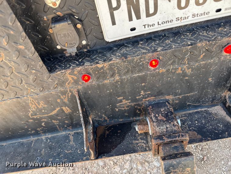 image for item EP0571 2015 Chevrolet Colorado Ext. Cab flatbed pickup truck