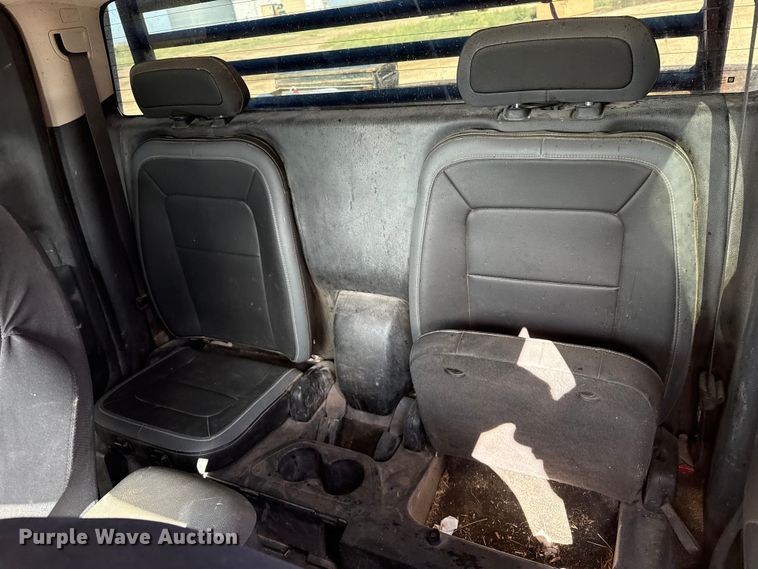 image for item EP0571 2015 Chevrolet Colorado Ext. Cab flatbed pickup truck