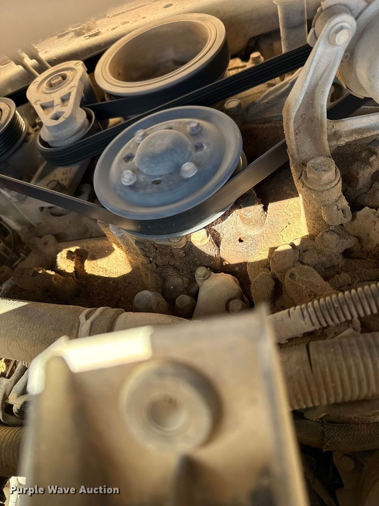 image for item EP0571 2015 Chevrolet Colorado Ext. Cab flatbed pickup truck