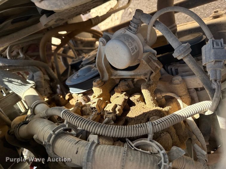 image for item EP0571 2015 Chevrolet Colorado Ext. Cab flatbed pickup truck