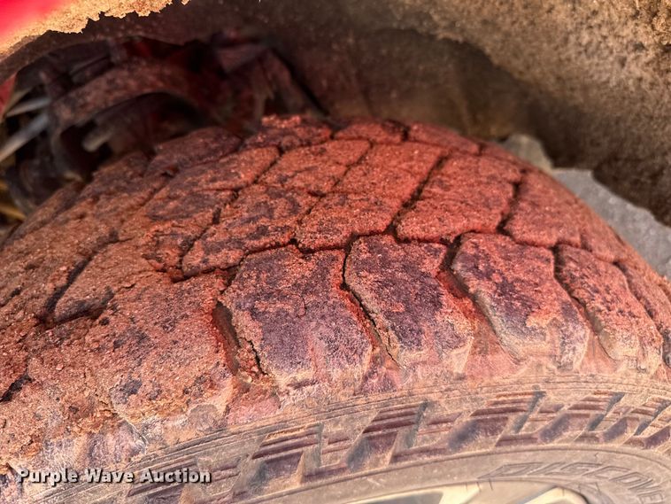 image for item EP0571 2015 Chevrolet Colorado Ext. Cab flatbed pickup truck