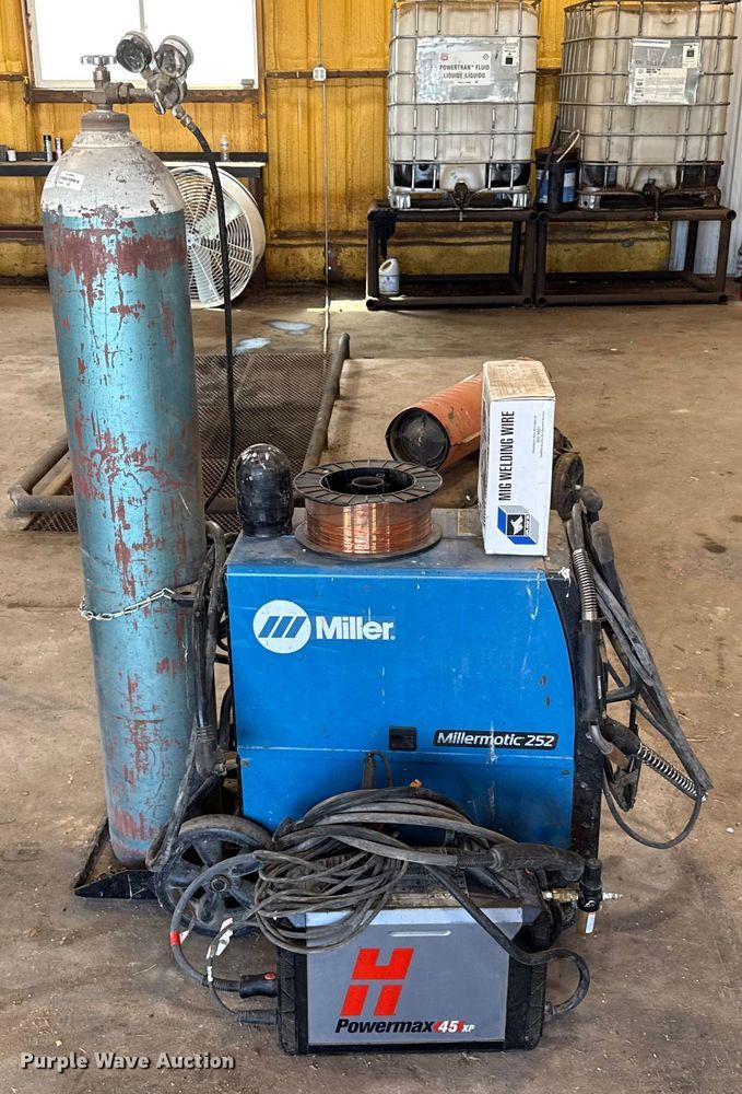 image for item EP0573 Miller Millermatic 252 welder