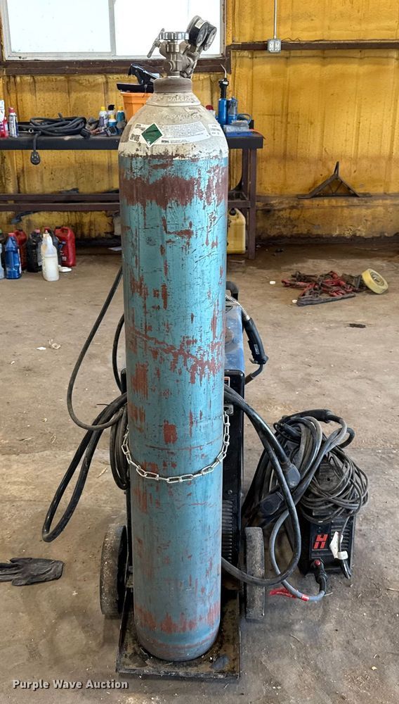 image for item EP0573 Miller Millermatic 252 welder