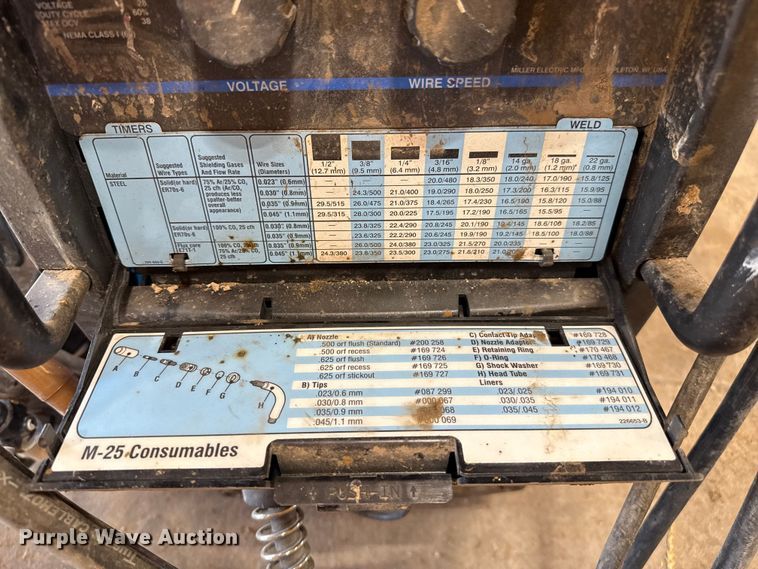image for item EP0573 Miller Millermatic 252 welder