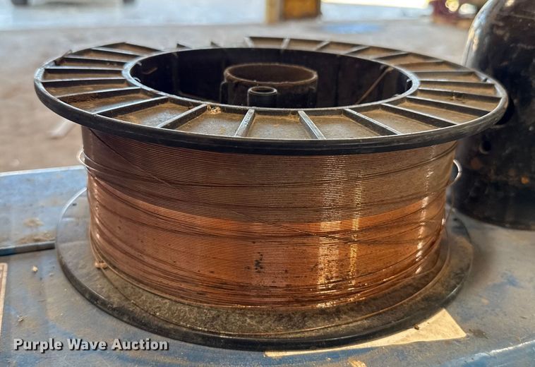 image for item EP0573 Miller Millermatic 252 welder