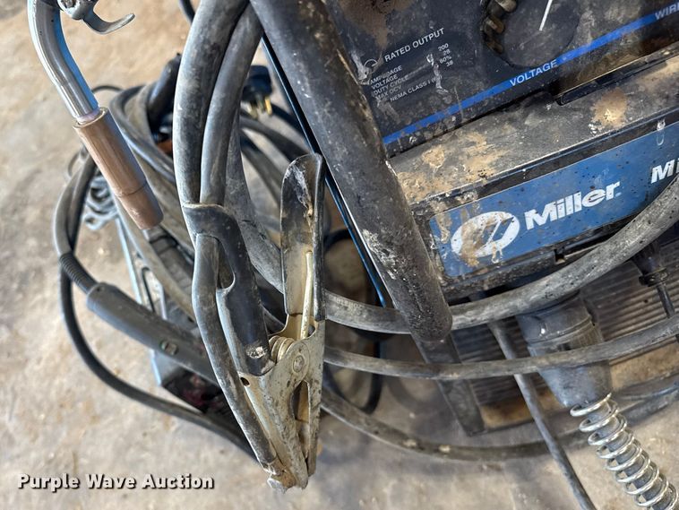 image for item EP0573 Miller Millermatic 252 welder