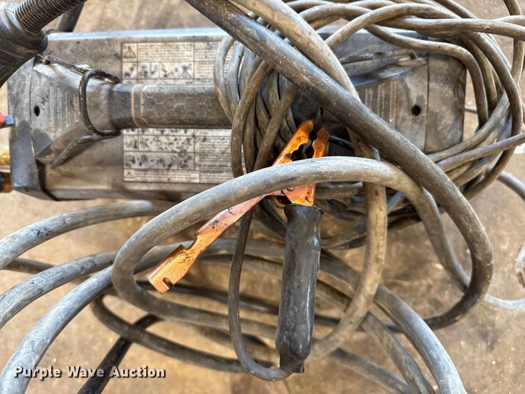 image for item EP0573 Miller Millermatic 252 welder