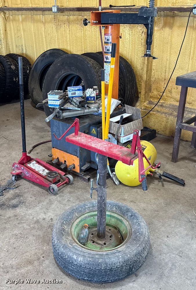 image for item EP0576 Tire repair equipment