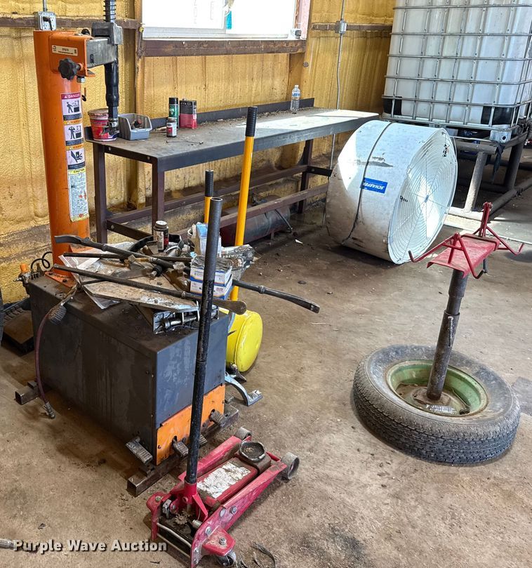 image for item EP0576 Tire repair equipment