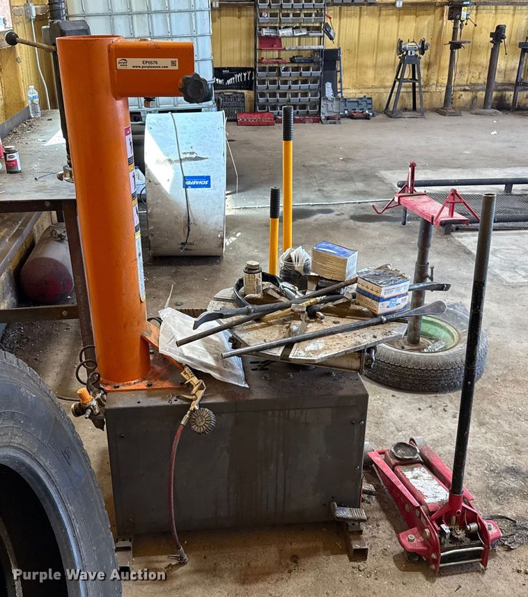 image for item EP0576 Tire repair equipment