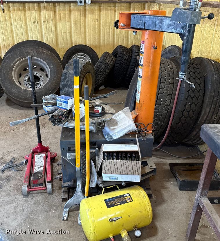 image for item EP0576 Tire repair equipment