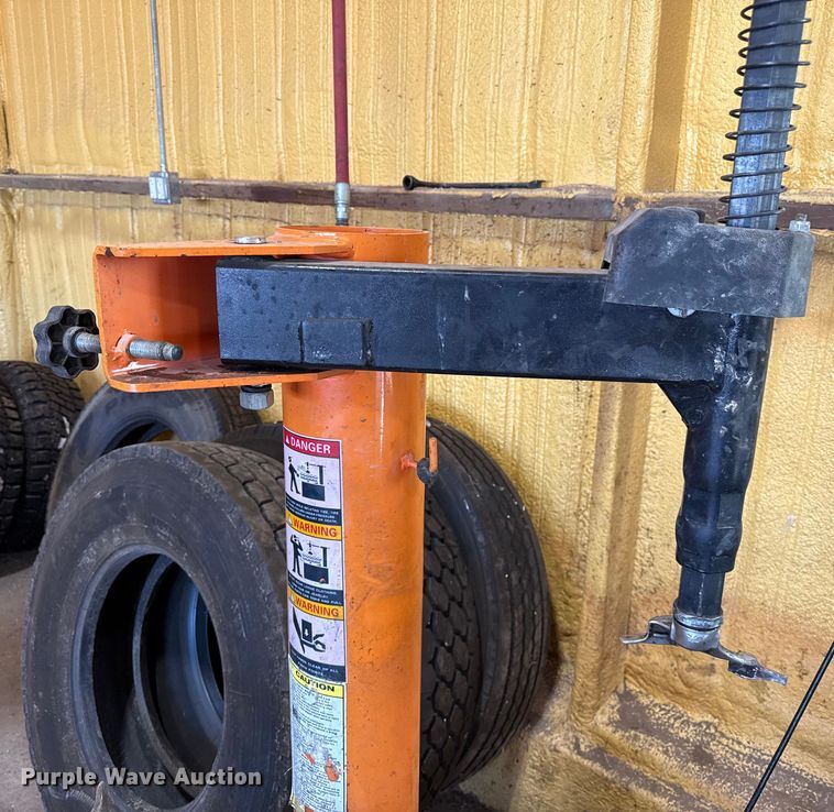 image for item EP0576 Tire repair equipment