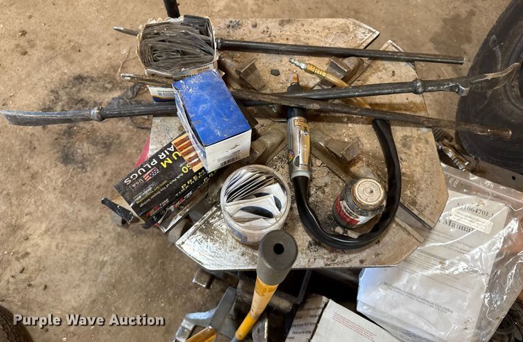 image for item EP0576 Tire repair equipment