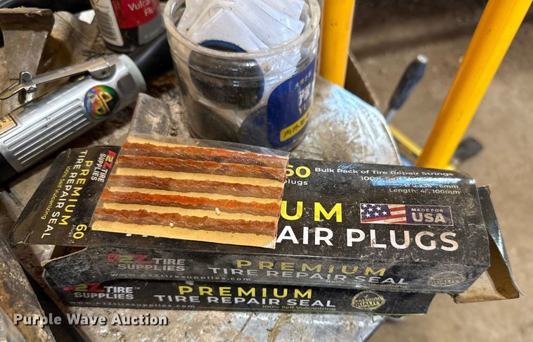 image for item EP0576 Tire repair equipment