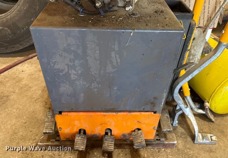 image for item EP0576 Tire repair equipment
