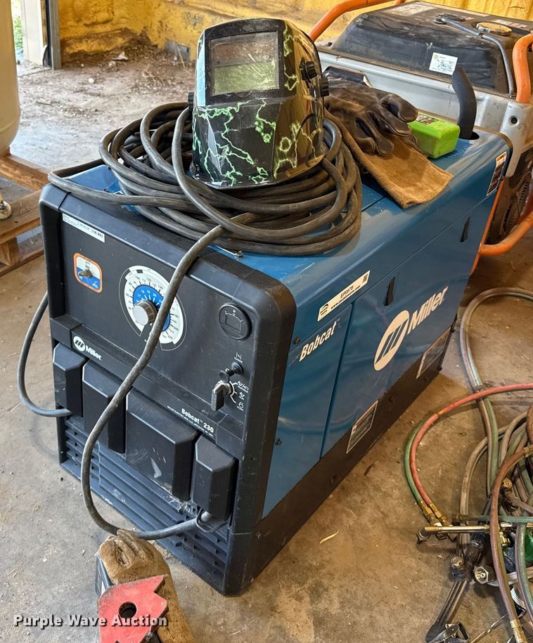 image for item EP0578 Miller Bobcat 230 welder