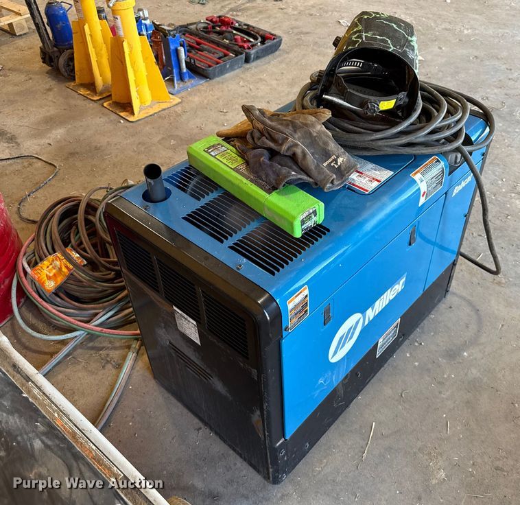image for item EP0578 Miller Bobcat 230 welder