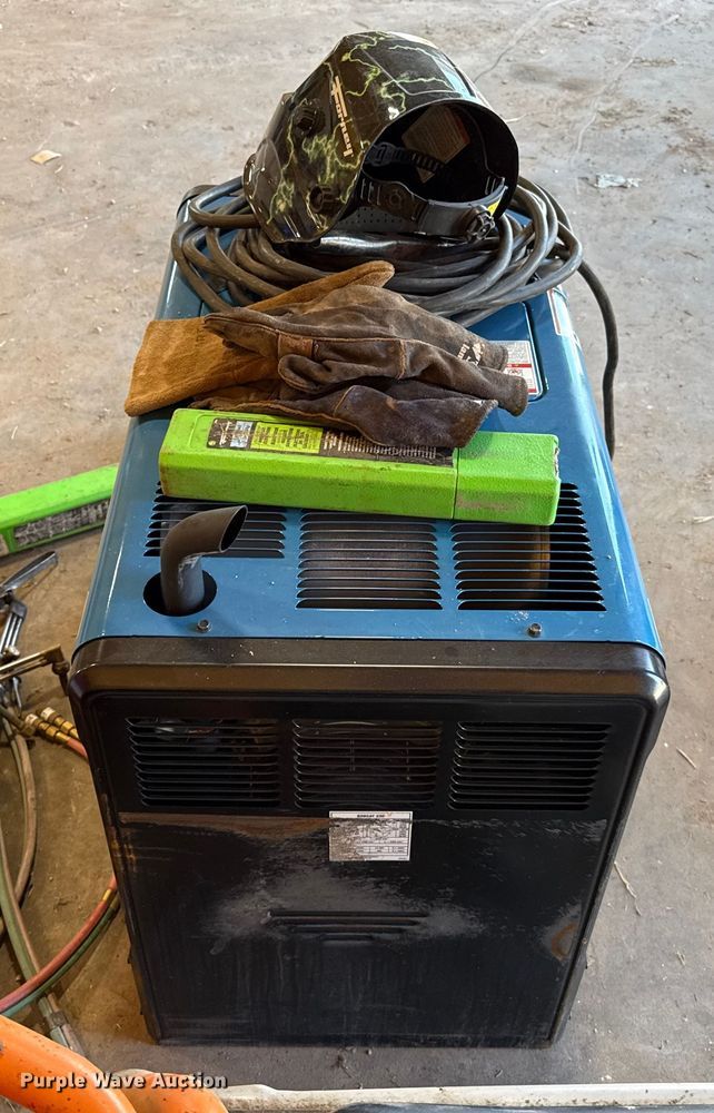 image for item EP0578 Miller Bobcat 230 welder