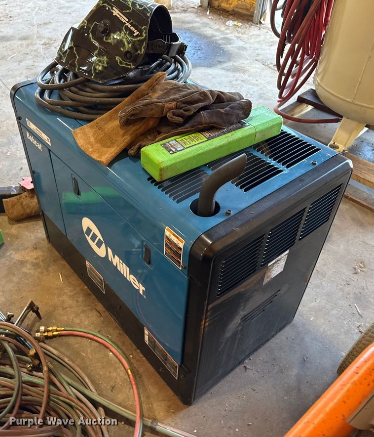 image for item EP0578 Miller Bobcat 230 welder