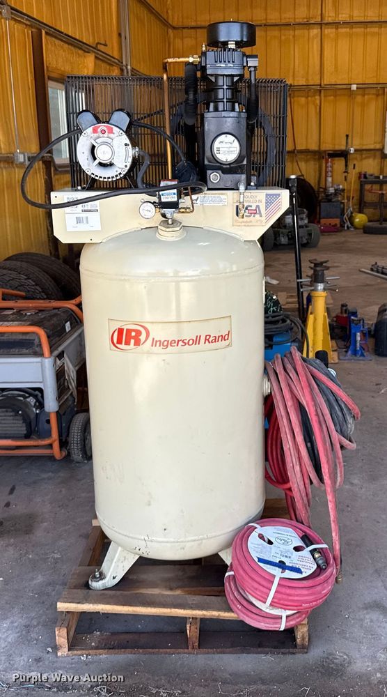 image for item EP0579 Ingersoll Rand air compressor
