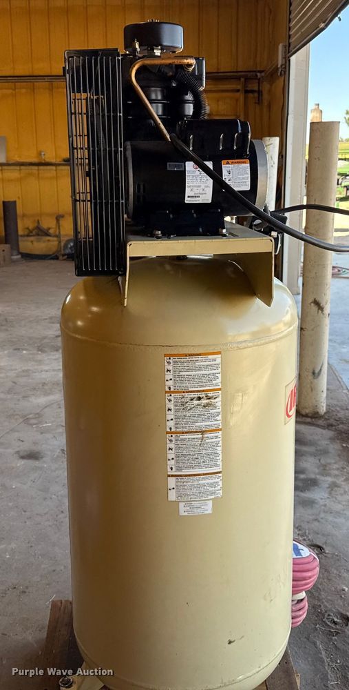 image for item EP0579 Ingersoll Rand air compressor