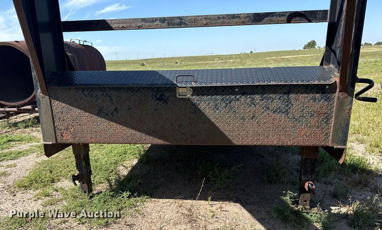 image for item EP0601 2010 PJ equipment trailer