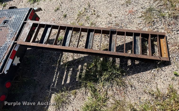 image for item EP0601 2010 PJ equipment trailer