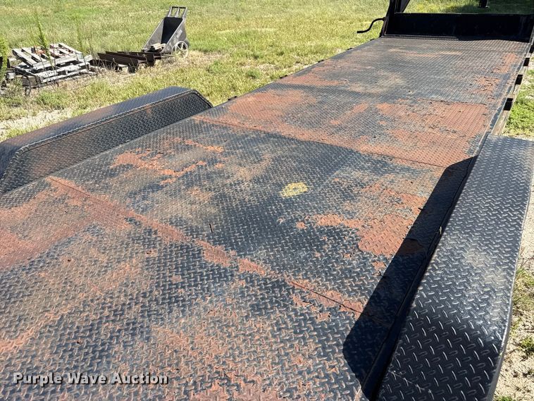 image for item EP0601 2010 PJ equipment trailer