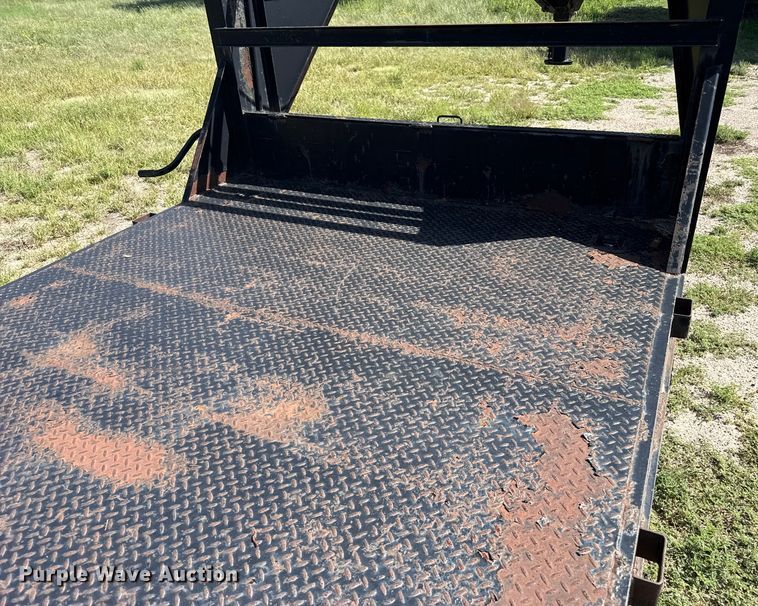 image for item EP0601 2010 PJ equipment trailer