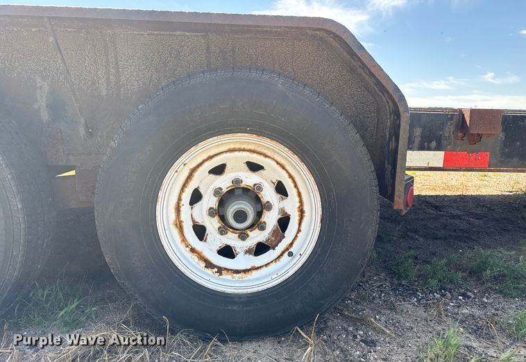 image for item EP0601 2010 PJ equipment trailer