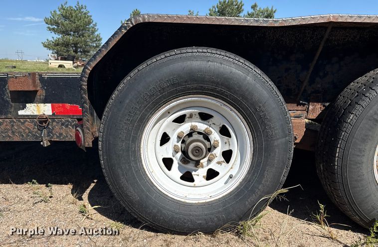 image for item EP0601 2010 PJ equipment trailer