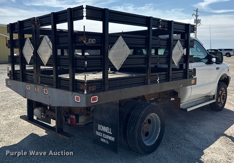 image for item ER0045 2001 Ford F450 Super Duty flatbed truck