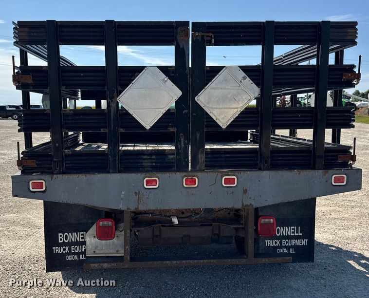 image for item ER0045 2001 Ford F450 Super Duty flatbed truck