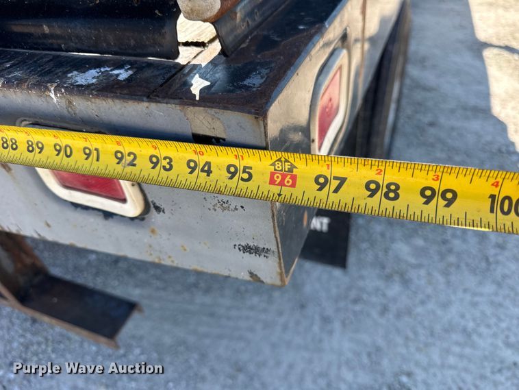 image for item ER0045 2001 Ford F450 Super Duty flatbed truck