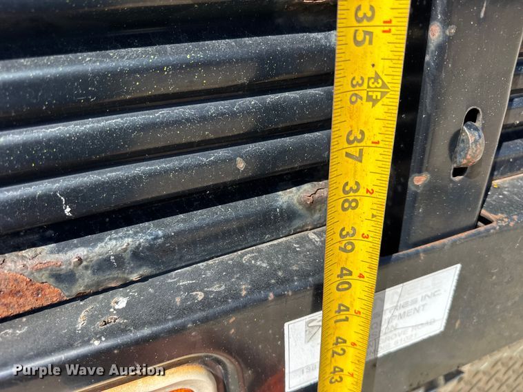 image for item ER0045 2001 Ford F450 Super Duty flatbed truck