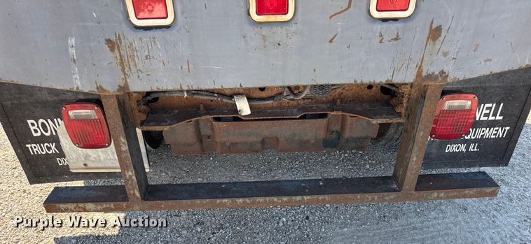 image for item ER0045 2001 Ford F450 Super Duty flatbed truck