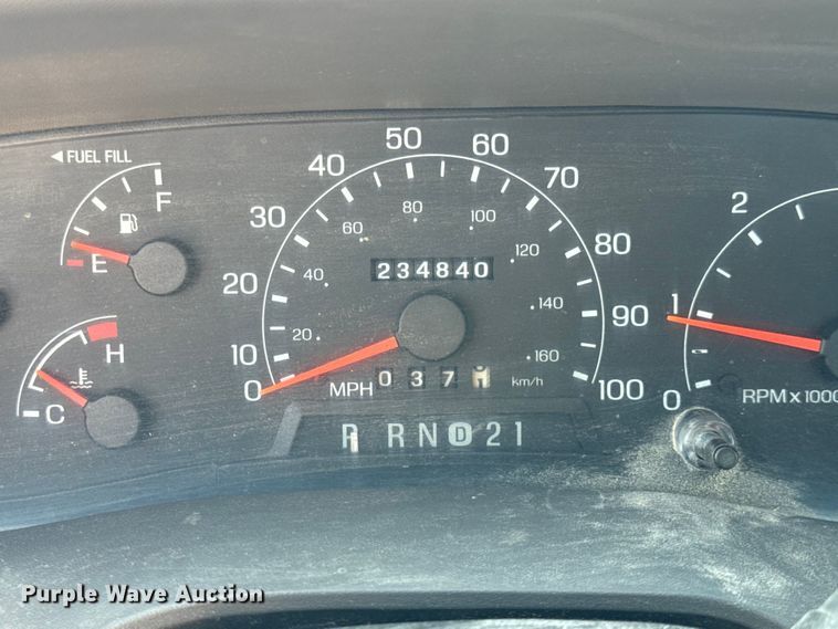 image for item ER0045 2001 Ford F450 Super Duty flatbed truck