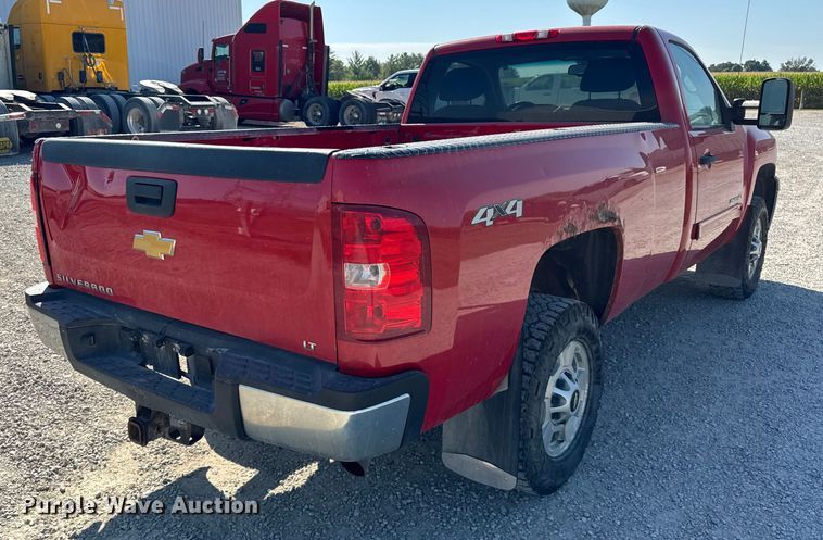 image for item ER0047 2013 Chevrolet Silverado 2500HD pickup truck