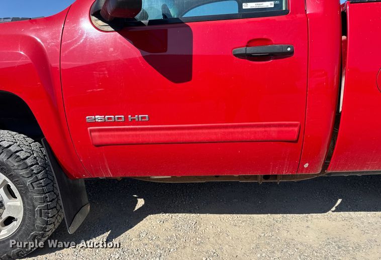 image for item ER0047 2013 Chevrolet Silverado 2500HD pickup truck