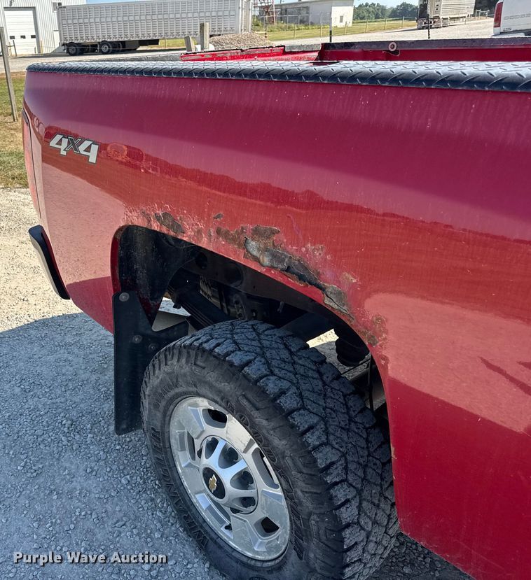 image for item ER0047 2013 Chevrolet Silverado 2500HD pickup truck