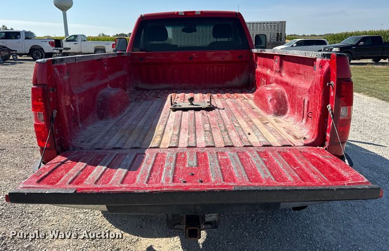 image for item ER0047 2013 Chevrolet Silverado 2500HD pickup truck