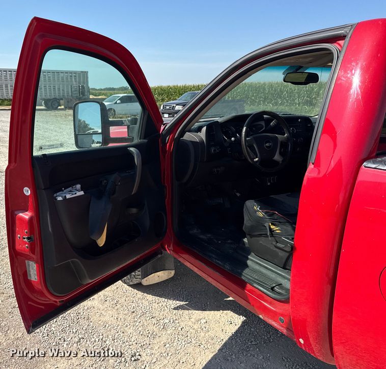 image for item ER0047 2013 Chevrolet Silverado 2500HD pickup truck